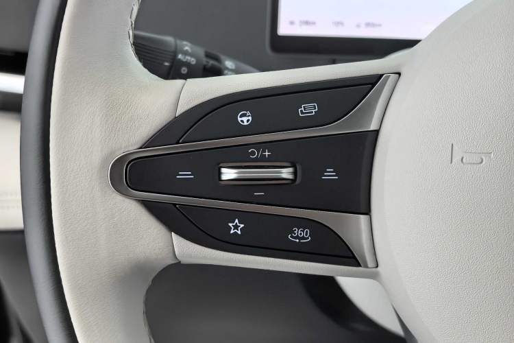 Used VOYAH Dream 2025 PHEV Four-Wheel Drive Excellence Kunpeng Edition Interior 5