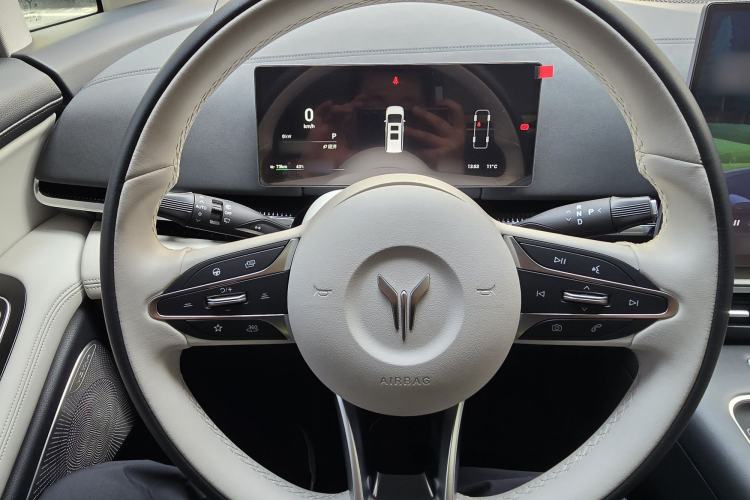 Used VOYAH Dream 2025 PHEV Four-Wheel Drive Prestige Kunpeng Edition Interior 5