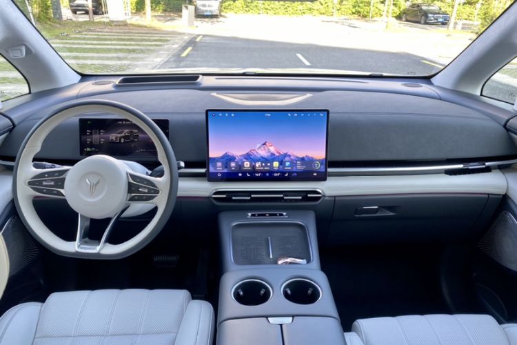 Used VOYAH Dream 2025 EV Four-Wheel-Drive Flagship Qiankun Version Interior 5