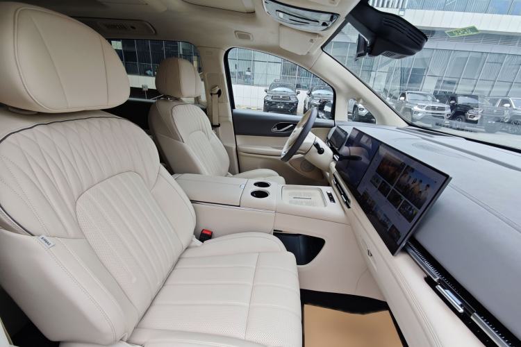 Used VOYAH Dream 2025 PHEV Four-Wheel Drive Prestige Kunpeng Edition Interior 5