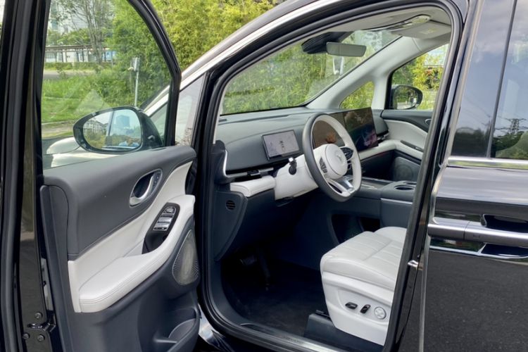 Used VOYAH Dream 2025 PHEV Four-Wheel Drive Prestige Kunpeng Edition Interior 5