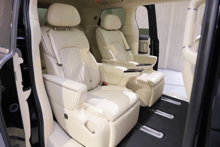 Used VOYAH Dream 2025 EV Four-Wheel Drive Flagship Kunpeng Edition Interior 6