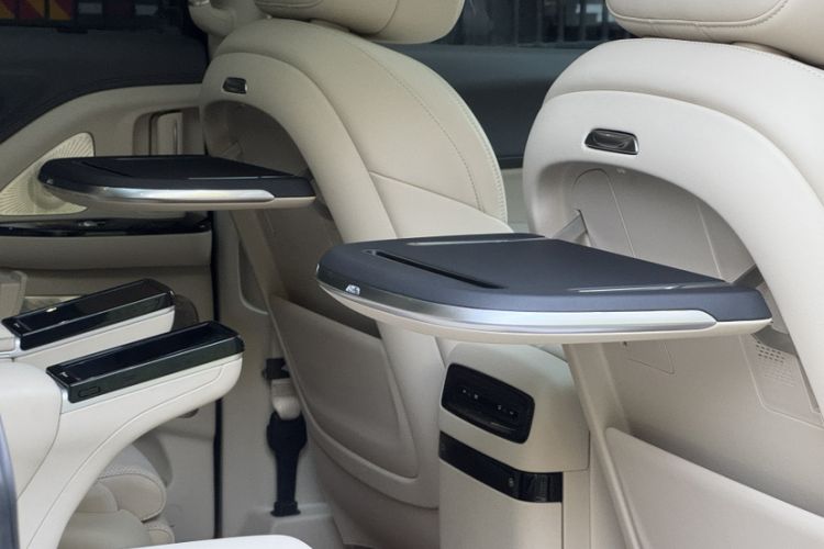 Used VOYAH Dream 2025 PHEV Four-Wheel Drive Prestige Kunpeng Edition Interior 6