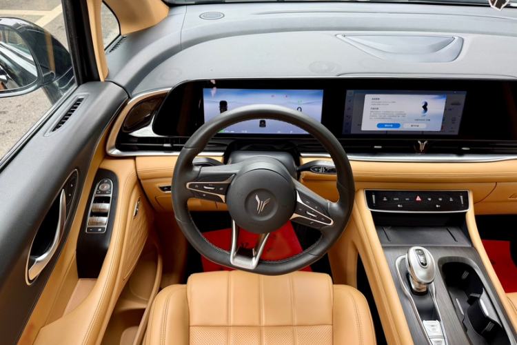 Used VOYAH Dream 2025 EV Long-range Century Edition Interior 6