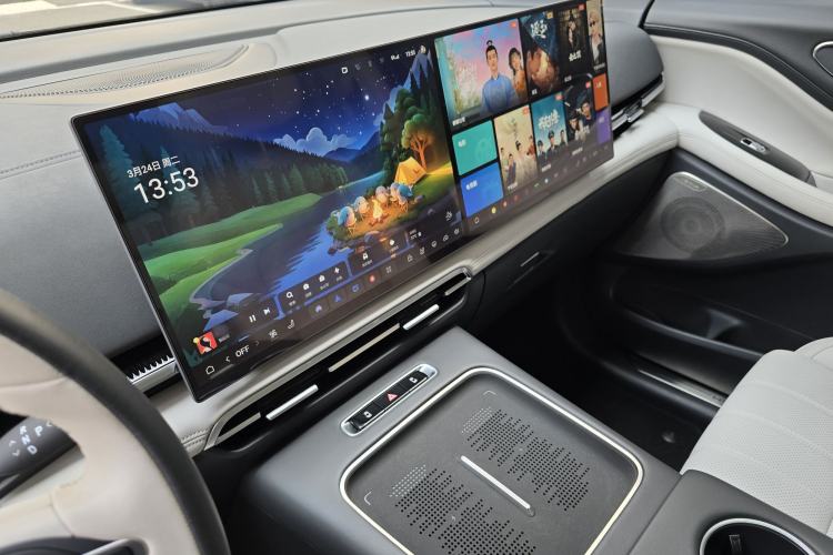 Used VOYAH Dream 2025 PHEV Four-Wheel Drive Prestige Kunpeng Edition Interior 6