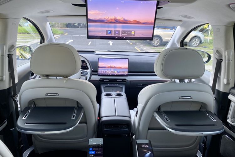 Used VOYAH Dream 2025 EV Four-Wheel-Drive Flagship Qiankun Version Interior 6