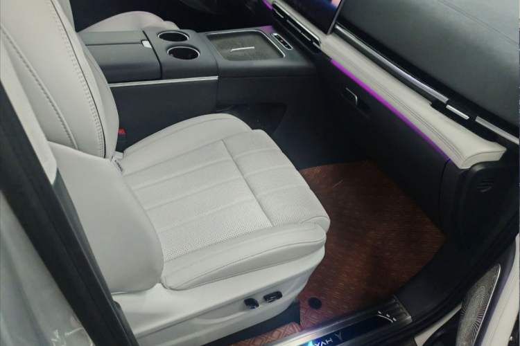 Used VOYAH Dream 2025 PHEV Four-Wheel-Drive Flagship Version – Qiankun Edition Interior 6