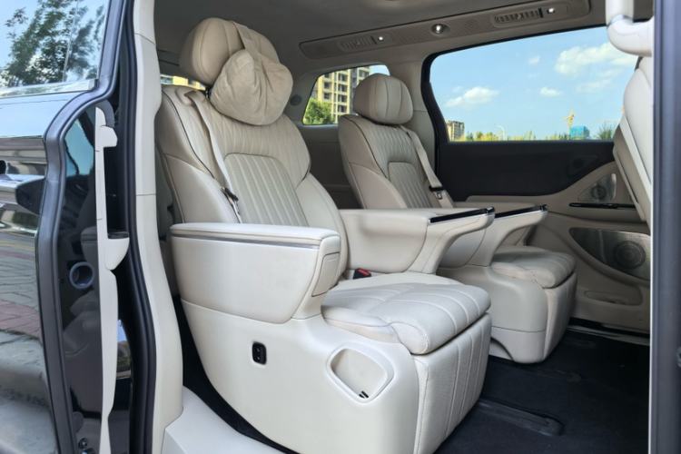 Used VOYAH Dream 2025 PHEV Four-Wheel-Drive Flagship Kunpeng Edition Interior 6