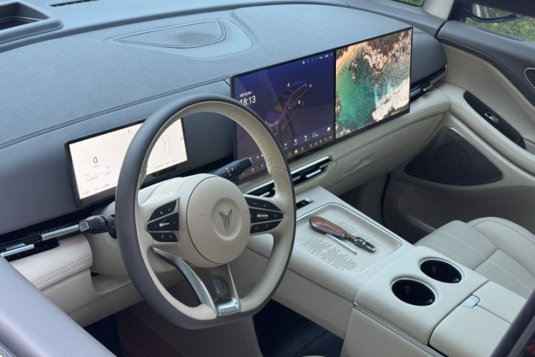 Used VOYAH Dream 2025 PHEV Four-Wheel Drive Prestige Kunpeng Edition Interior 7