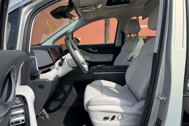 Used VOYAH Dream 2025 PHEV Four-Wheel-Drive Flagship Version – Qiankun Edition Interior 7