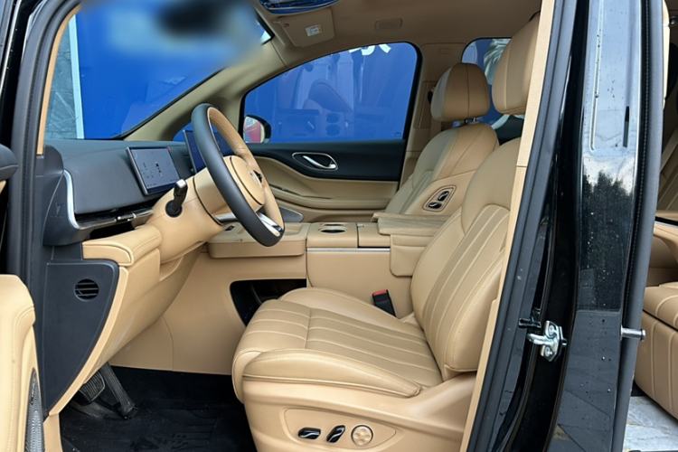 Used VOYAH Dream 2025 PHEV Four-Wheel Drive Prestige Kunpeng Edition Interior 7