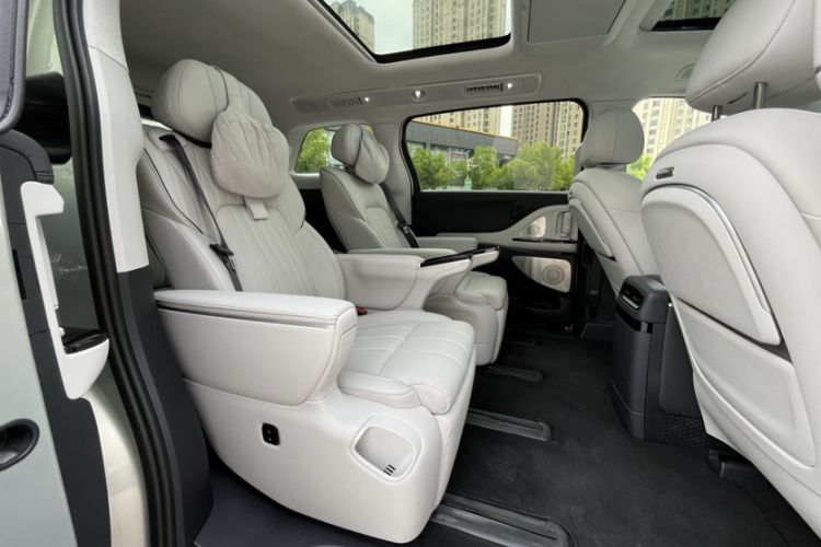 Used VOYAH Dream 2025 EV Four-Wheel-Drive Flagship Qiankun Version Interior 7