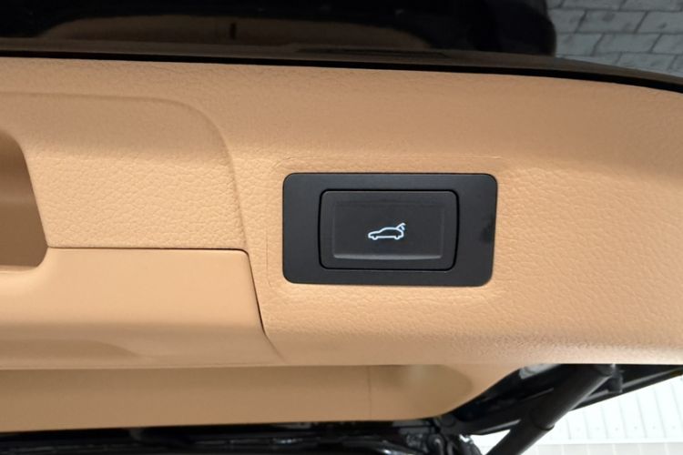 Used VOYAH Dream 2025 PHEV Four-Wheel Drive Excellence Kunpeng Edition Interior 7