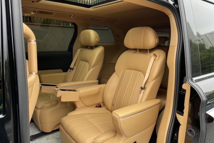 Used VOYAH Dream 2025 EV Four-Wheel Drive Prestige Kunpeng Edition Interior 7