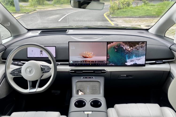 Used VOYAH Dream 2025 PHEV Four-Wheel Drive Prestige Kunpeng Edition Interior 7