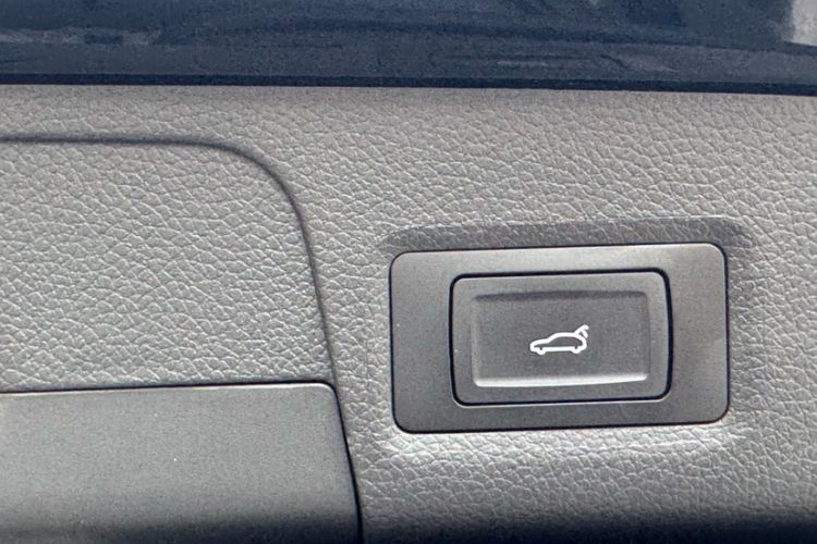 Used VOYAH Dream 2025 EV Four-Wheel Drive Prestige Kunpeng Edition Interior 8