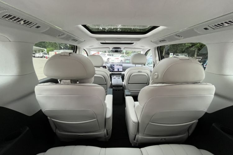 Used VOYAH Dream 2025 EV Four-Wheel-Drive Flagship Qiankun Version Interior 8