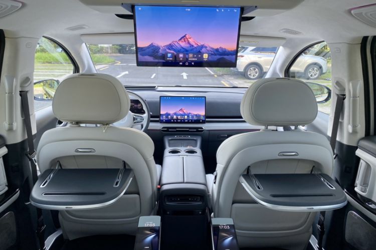 Used VOYAH Dream 2025 EV Four-Wheel-Drive Flagship Qiankun Version Interior 8
