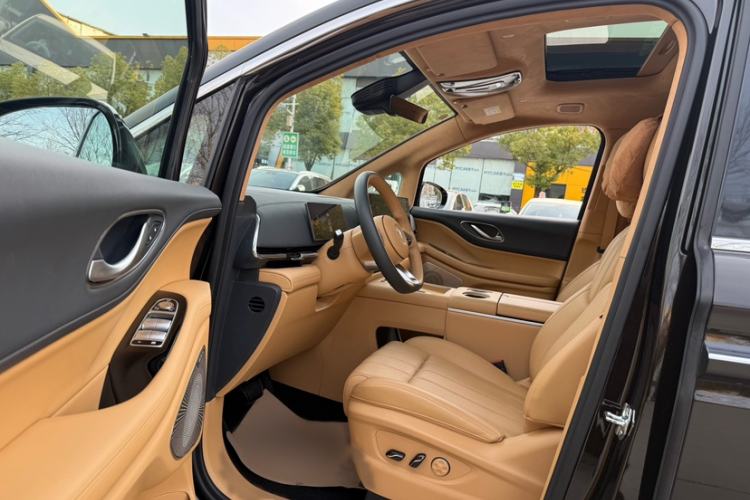 Used VOYAH Dream 2025 PHEV Four-Wheel-Drive Flagship Kunpeng Edition Interior 8