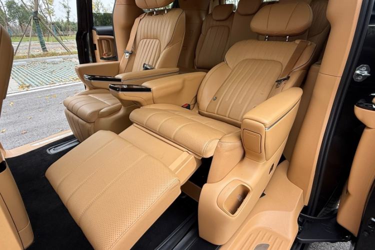 Used VOYAH Dream 2025 PHEV Four-Wheel-Drive Flagship Kunpeng Edition Interior 9