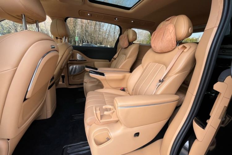 Used VOYAH Dream 2025 PHEV Four-Wheel-Drive Flagship Kunpeng Edition Interior 9