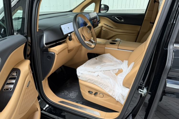 Used VOYAH Dream 2025 PHEV Four-Wheel Drive Excellence Kunpeng Edition Interior 9