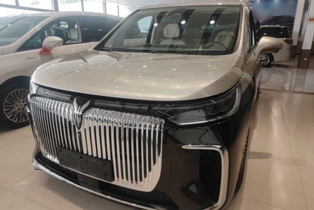 Used VOYAH Dream 2025 PHEV Four-Wheel Drive Prestige Kunpeng Edition