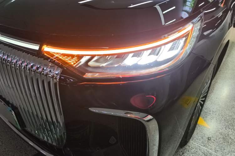 Used VOYAH Dream 2025 PHEV Four-Wheel Drive Excellence Qiankun Edition Left Front Headlight