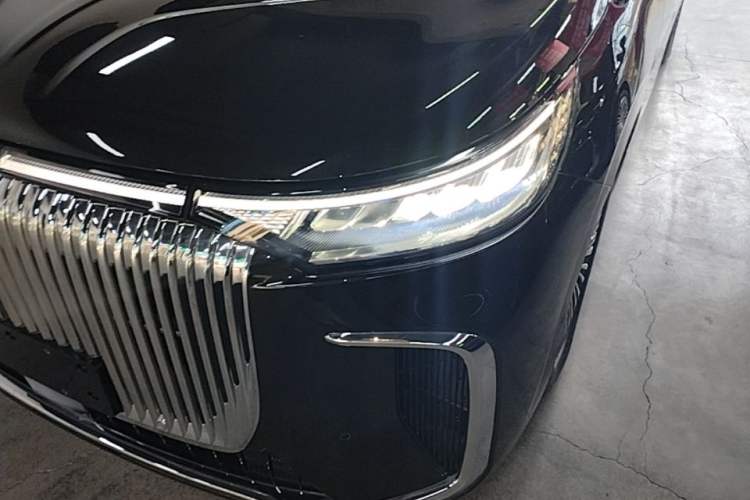 Used VOYAH Dream 2025 PHEV Four-Wheel-Drive Flagship Kunpeng Edition Left Front Headlight
