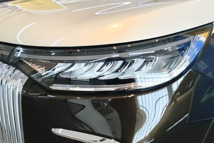 Used VOYAH Dream 2025 PHEV Four-Wheel-Drive Flagship Version – Qiankun Edition Left Front Headlight