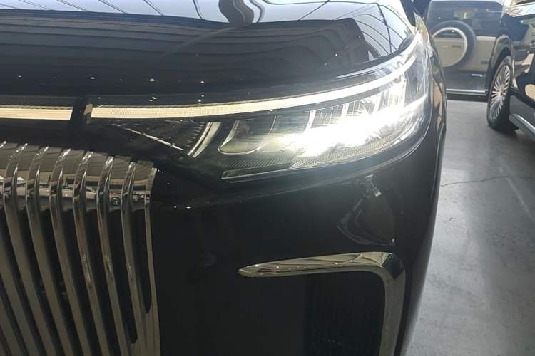 Used VOYAH Dream 2025 PHEV Four-Wheel-Drive Flagship Kunpeng Edition Left Front Headlight