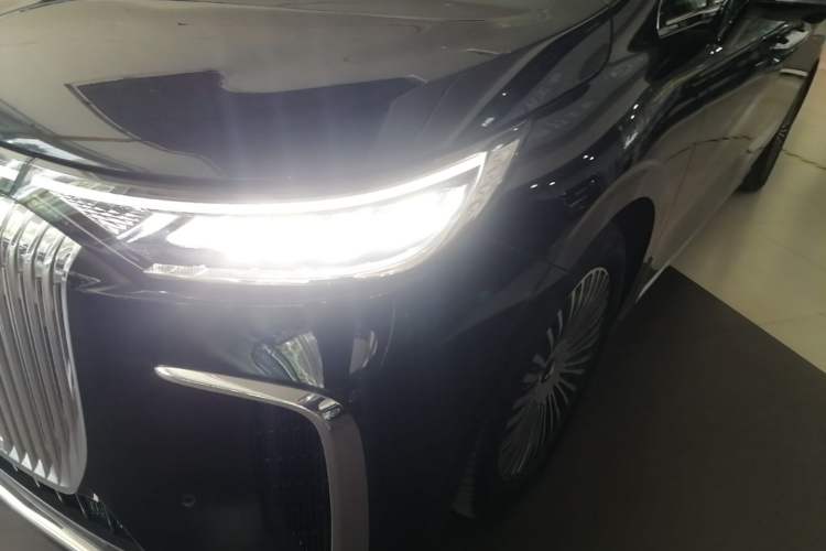Used VOYAH Dream 2025 PHEV Four-Wheel-Drive Flagship Kunpeng Edition Left Front Headlight