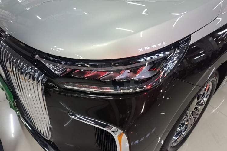 Used VOYAH Dream 2025 EV Four-Wheel-Drive Flagship Qiankun Version Left Front Headlight