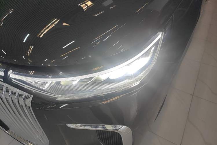 Used VOYAH Dream 2025 PHEV Four-Wheel Drive Prestige Kunpeng Edition Left Front Headlight