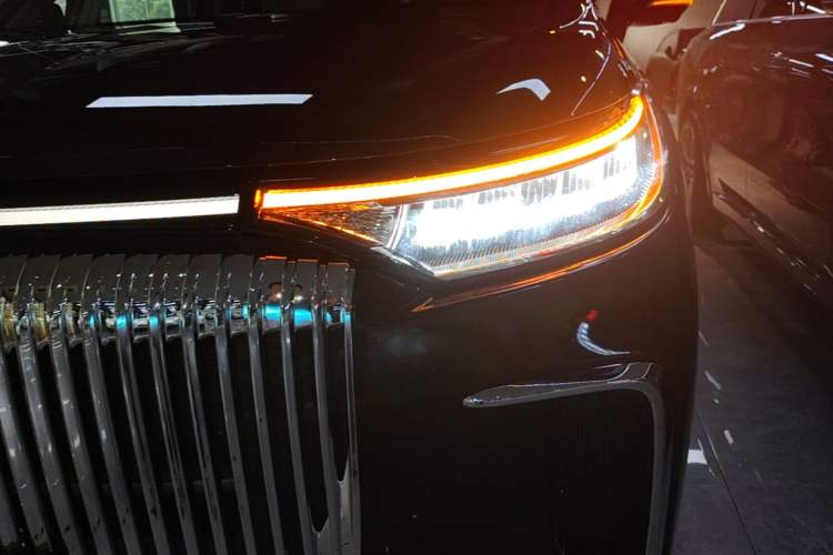 Used VOYAH Dream 2025 PHEV Four-Wheel-Drive Flagship Kunpeng Edition Left Front Headlight
