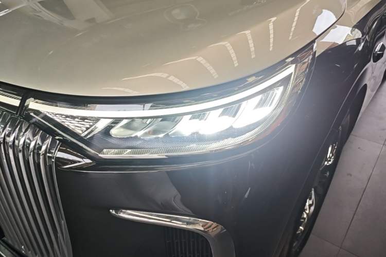 Used VOYAH Dream 2025 EV Four-Wheel-Drive Flagship Qiankun Version Left Front Headlight