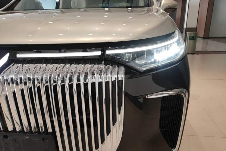 Used VOYAH Dream 2025 PHEV Four-Wheel Drive Prestige Kunpeng Edition Left Front Headlight
