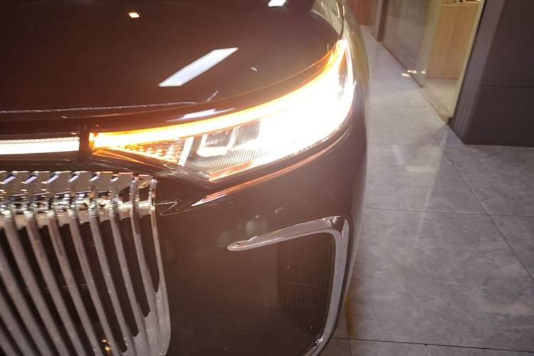 Used VOYAH Dream 2025 PHEV Four-Wheel-Drive Flagship Kunpeng Edition Left Front Headlight