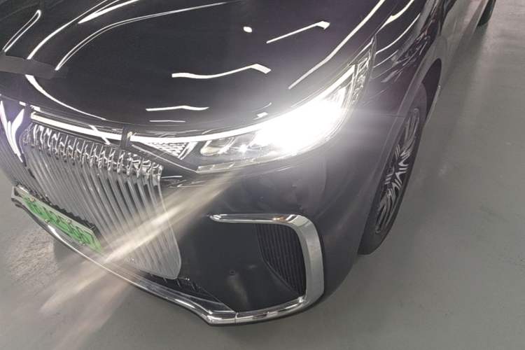 Used VOYAH Dream 2025 EV Four-Wheel Drive Prestige Kunpeng Edition Left Front Headlight