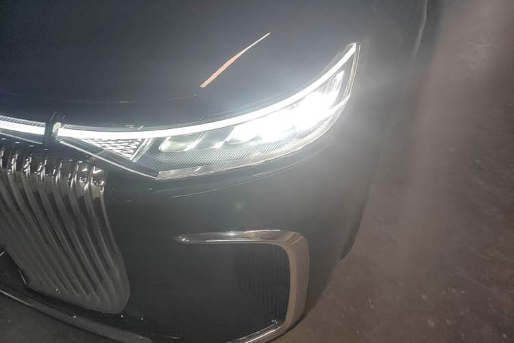 Used VOYAH Dream 2025 PHEV Four-Wheel Drive Excellence Qiankun Edition Left Front Headlight