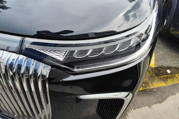 Used VOYAH Dream 2025 PHEV Four-Wheel-Drive Flagship Version – Qiankun Edition Left Front Headlight