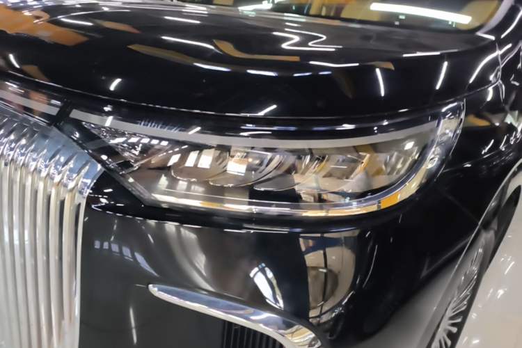 Used VOYAH Dream 2025 PHEV Four-Wheel-Drive Flagship Kunpeng Edition Left Front Headlight