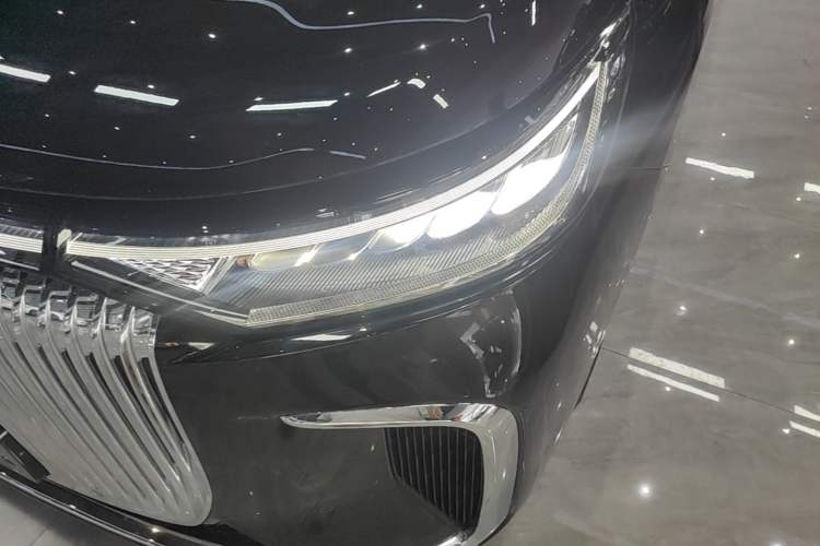 Used VOYAH Dream 2025 PHEV Four-Wheel Drive Excellence Qiankun Edition Left Front Headlight