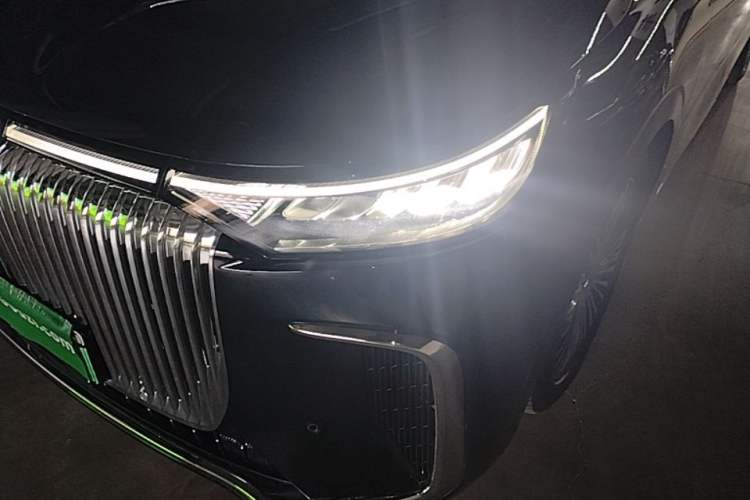 Used VOYAH Dream 2025 PHEV Four-Wheel-Drive Flagship Kunpeng Edition Left Front Headlight