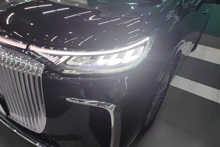 Used VOYAH Dream 2025 PHEV Four-Wheel-Drive Flagship Kunpeng Edition Left Front Headlight
