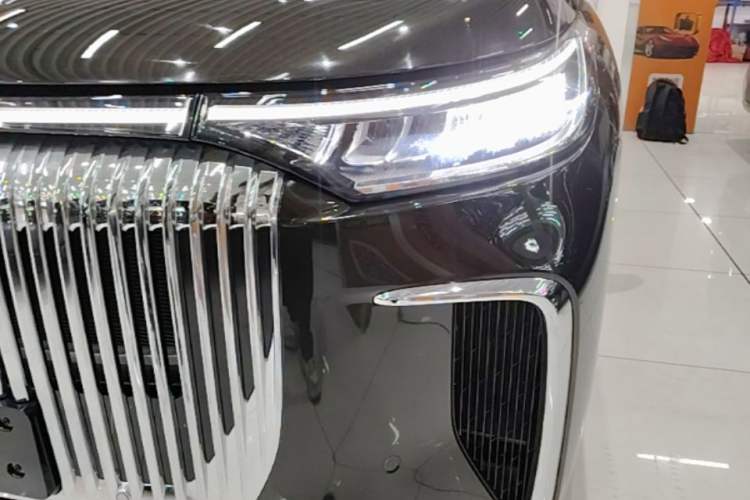 Used VOYAH Dream 2025 PHEV Four-Wheel-Drive Flagship Kunpeng Edition Left Front Headlight