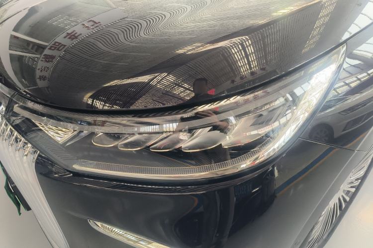 Used VOYAH Dream 2025 PHEV Four-Wheel-Drive Flagship Kunpeng Edition Left Front Headlight