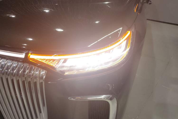 Used VOYAH Dream 2025 PHEV Four-Wheel-Drive Flagship Kunpeng Edition Left Front Headlight