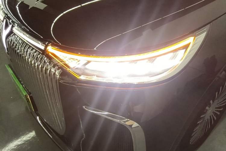 Used VOYAH Dream 2025 PHEV Four-Wheel Drive Prestige Kunpeng Edition Left Front Headlight