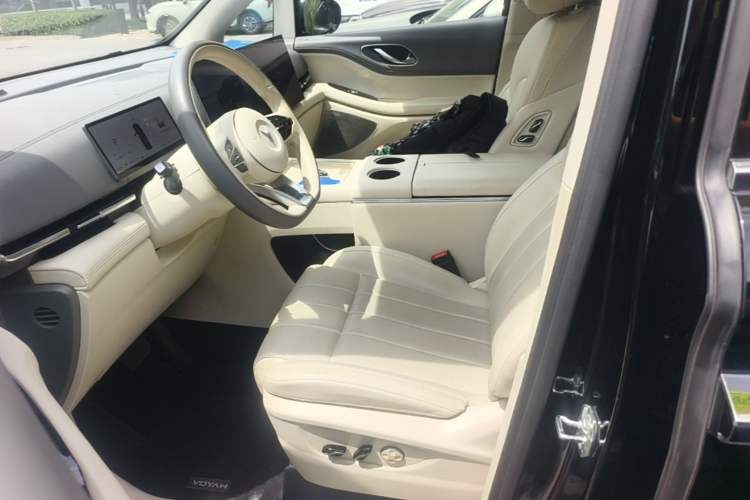 Used VOYAH Dream 2025 PHEV Four-Wheel Drive Prestige Kunpeng Edition Left Front Seat